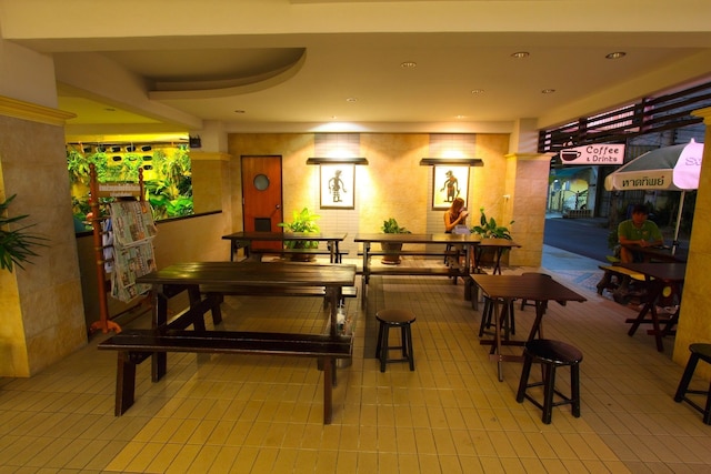 ハイシーズンホテル