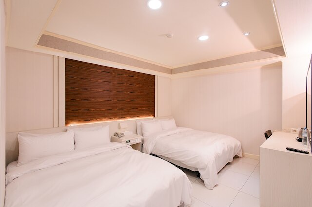 デューク ホテル桃園 (桃園中壢伯爵商務旅店)