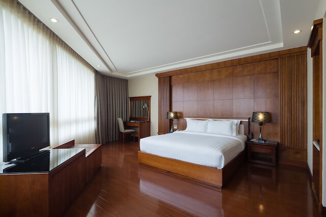 ニャット ハ ロペラ ホテル