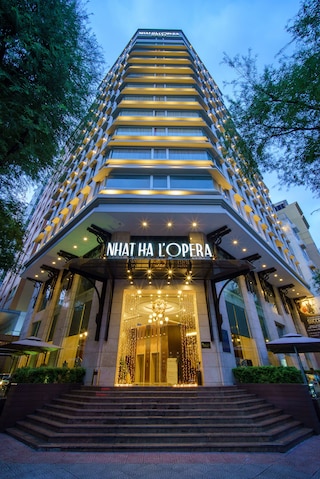 ニャット ハ ロペラ ホテル