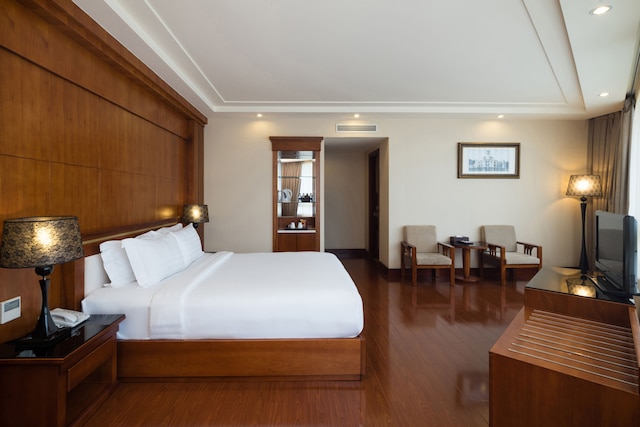 ニャット ハ ロペラ ホテル