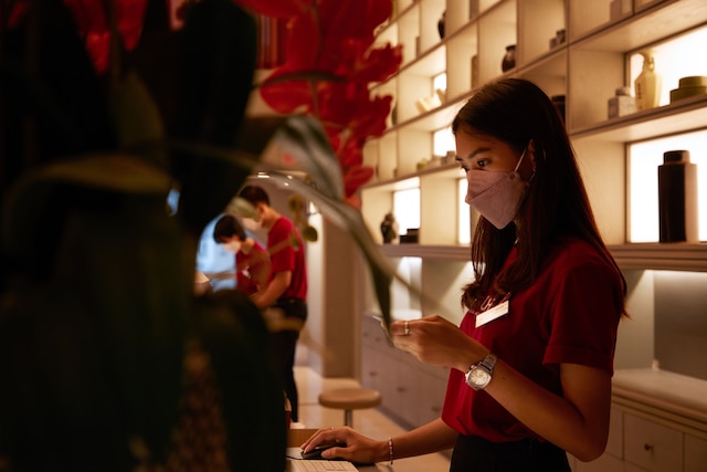 ザ クォーター フアランポォン バイ UHG