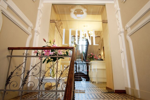 レオン アパートホテル