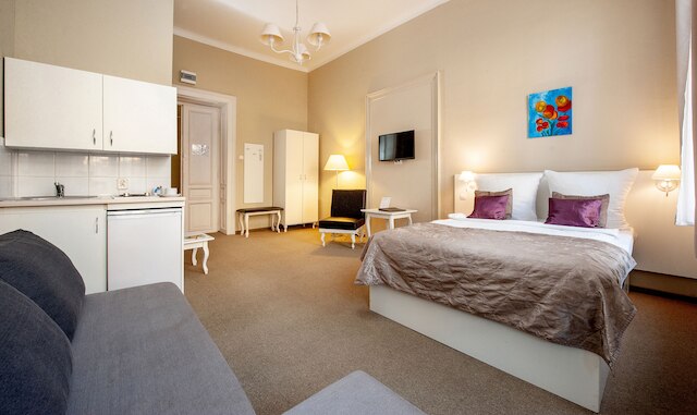 レオン アパートホテル