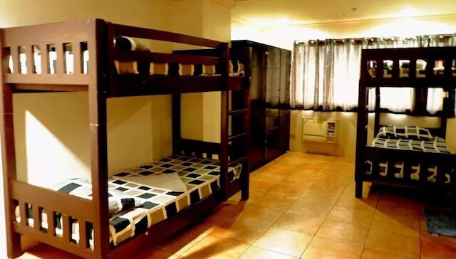 アワ オーサム ホステル