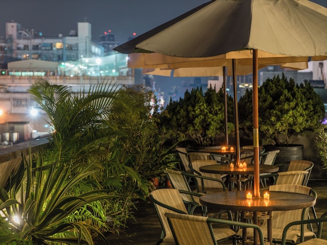 E ハウス ホテル (易屋網)