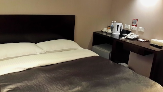 E ハウス ホテル (易屋網)