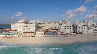 ブシー カンクン プラザ ホテル