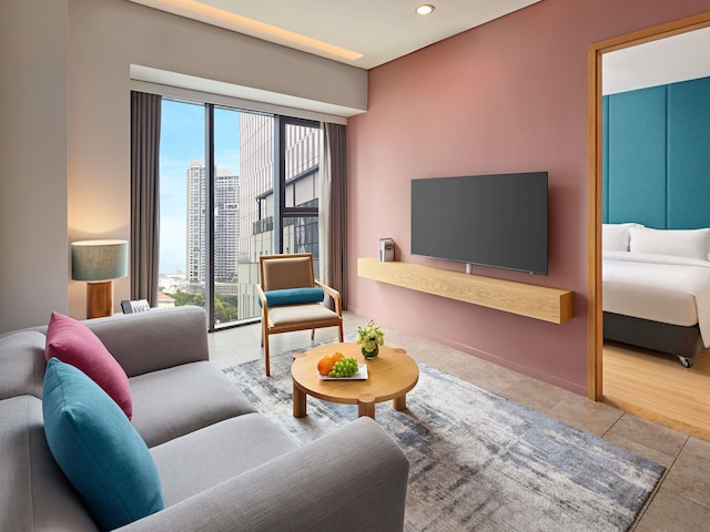 ノボテル リビング サイゴン サウス