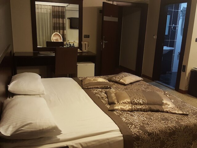 ラティフォグル ホテル