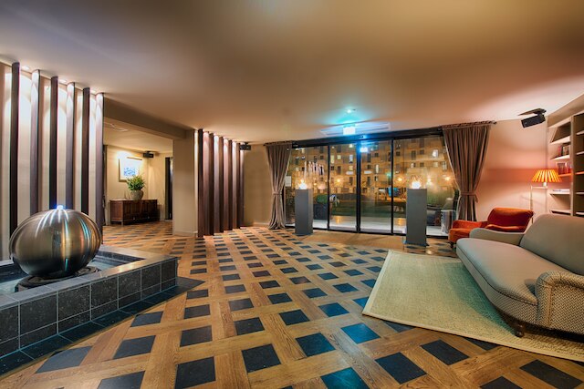 モンドリアン スイーツ ベルリン チェックポイント チャーリー