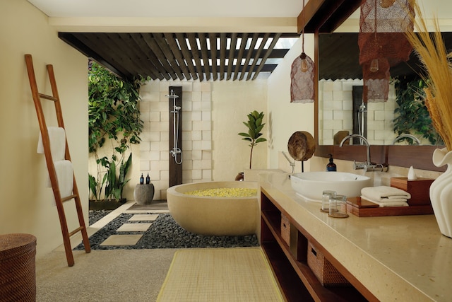 ヴィラ ネラヤン、ナクラ