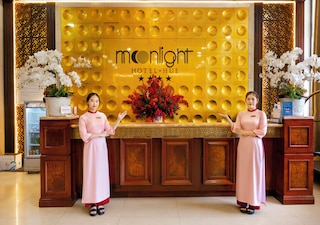 ムーンライト ホテル フエ