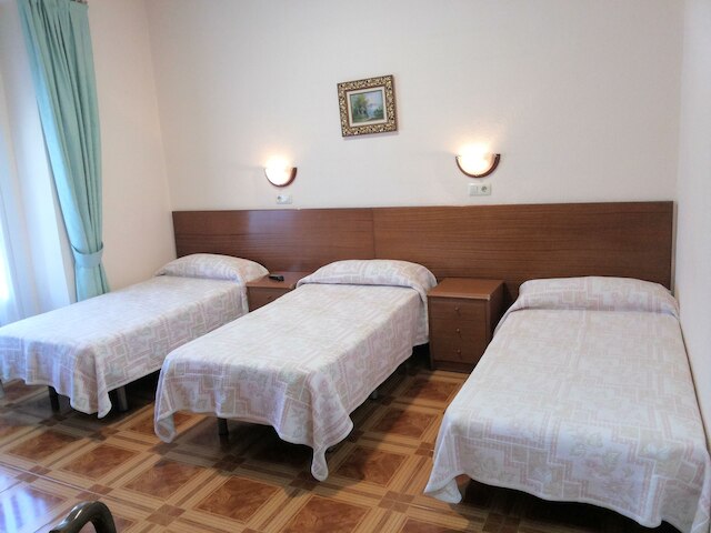 ホスタル ザモラ