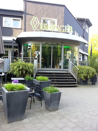 ホテル レストラン ヴェシンガー