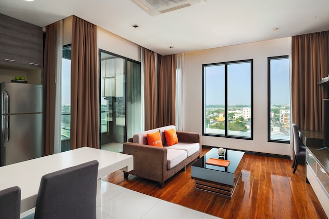 ルーメン バンコク スリナカリン