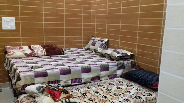 ポッシュ、ナイス フォーリナー エリア ラジュパト ナガール ラグジュアリー ルーム