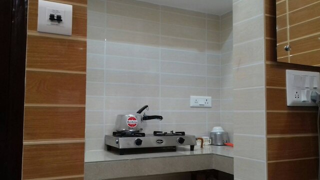 ポッシュ、ナイス フォーリナー エリア ラジュパト ナガール ラグジュアリー ルーム