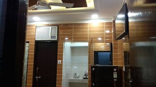 ポッシュ、ナイス フォーリナー エリア ラジュパト ナガール ラグジュアリー ルーム