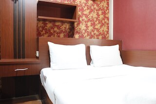 パルケット2 ベッドR ゲートウェイ アーマド ヤニ チカダズ アパートメント