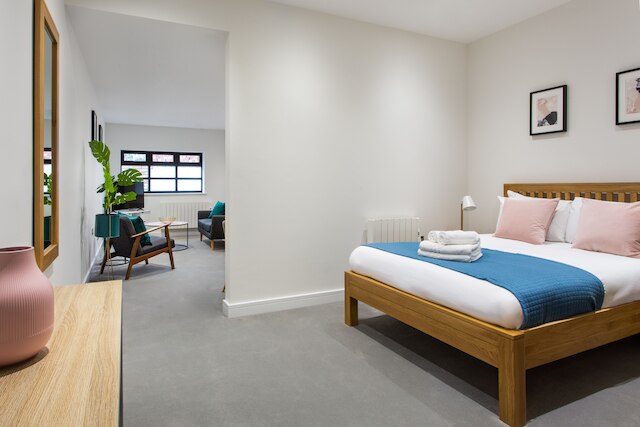 クイーンズパークバイヴェリディアンアパートメントズ