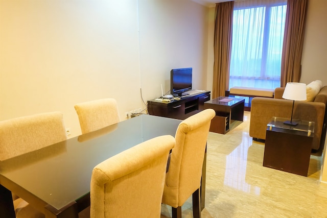 ファンタスティック ビュー 2ッBR アパートメント アット FX レジデンス スディルマン