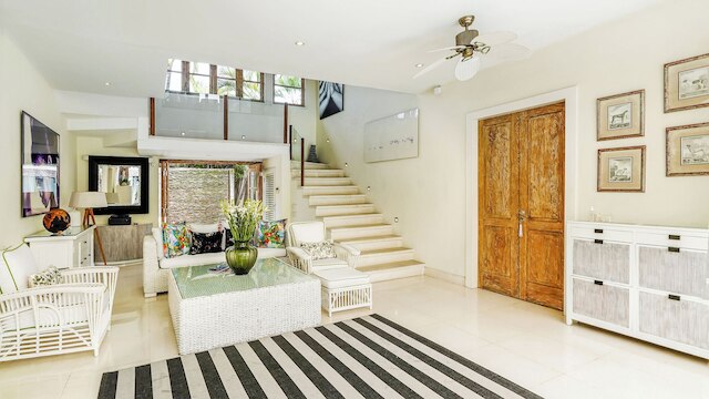 ヴィラ ジャジャリルナ