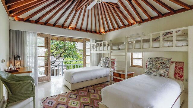 ヴィラ ジャジャリルナ