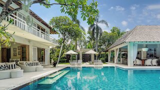 ヴィラ ジャジャリルナ