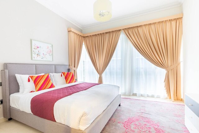 ブライト & スペーシャス 3 ベッドルーム ウィズ スタュディ イン ダウンタウン - スリープス 7!