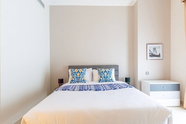 ブライト & スペーシャス 3 ベッドルーム ウィズ スタュディ イン ダウンタウン - スリープス 7!