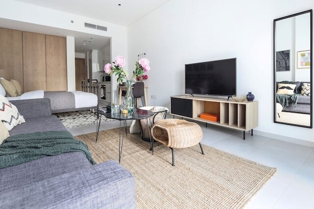 スタニング スタジオ W/ ブルジ カリファ ビュー !