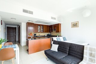 スペーシャス スタジオ イン ニュー 8 ブールバード ウォーク !