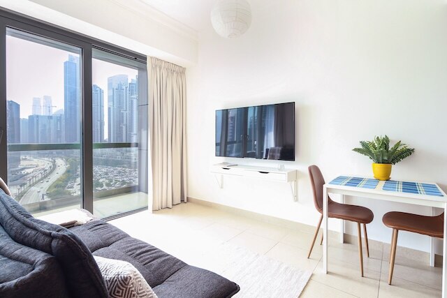 スペーシャス スタジオ イン ニュー 8 ブールバード ウォーク !