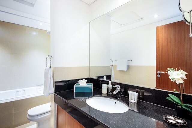 スペーシャス スタジオ イン ニュー 8 ブールバード ウォーク !