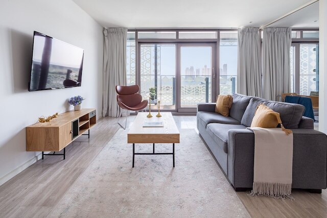 スーパーブ アンド モダン11ッドルーム オン ア プレミア ウォーターフロント ロケーション !