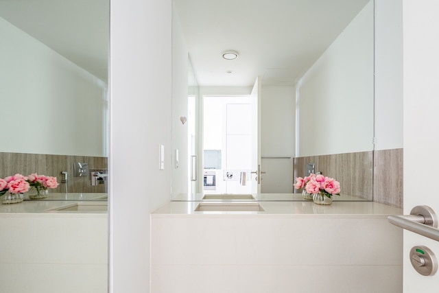 スーパーブ アンド モダン11ッドルーム オン ア プレミア ウォーターフロント ロケーション !