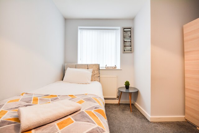 コージー 2 ベッドルーム アパートメント ウィズ パーキング