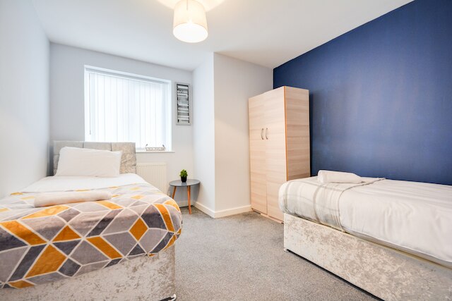 コージー 2 ベッドルーム アパートメント ウィズ パーキング