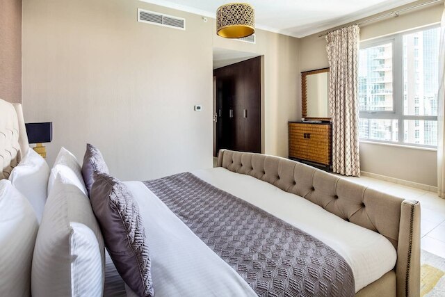 ラビッシュ 2 ベッドルーム ウィズ ピクチャレスク ブルジ カリファ ビューズ!