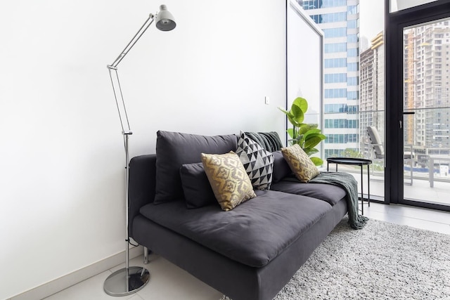 モダン & アドラブル スタジオ W/ スペクタキラー ブルジ カリファ ビューズ!