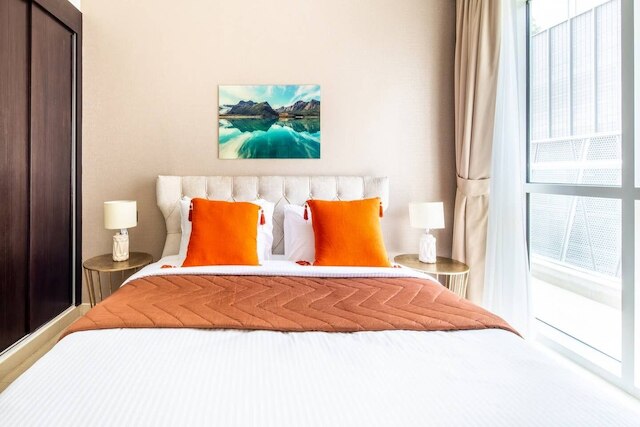 プラッシュ 3 3ッドーム ス/ スタディ イン プライム ディストリクト - ダウンタウン ドバイ !