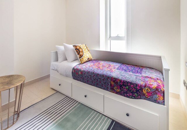 プラッシュ 3 3ッドーム ス/ スタディ イン プライム ディストリクト - ダウンタウン ドバイ !