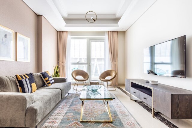 プラッシュ 3 3ッドーム ス/ スタディ イン プライム ディストリクト - ダウンタウン ドバイ !