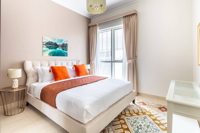 プラッシュ 3 3ッドーム ス/ スタディ イン プライム ディストリクト - ダウンタウン ドバイ !