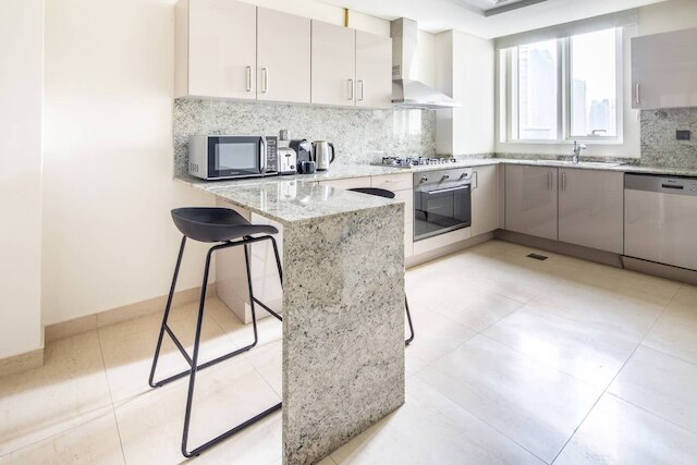 プラッシュ 3 3ッドーム ス/ スタディ イン プライム ディストリクト - ダウンタウン ドバイ !