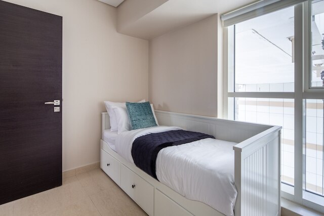 リッチ & バイブラント 2ベッドルー ウィズ スチュディ イン ダウンタウン ドバイ