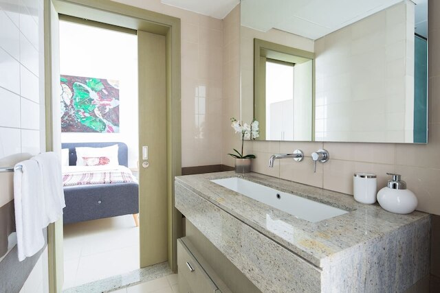 ユニーク + スタニング2ベッドルーム ロフト イン ダウンタウン ドバイ !