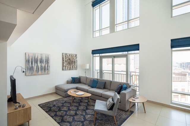 ユニーク + スタニング2ベッドルーム ロフト イン ダウンタウン ドバイ !