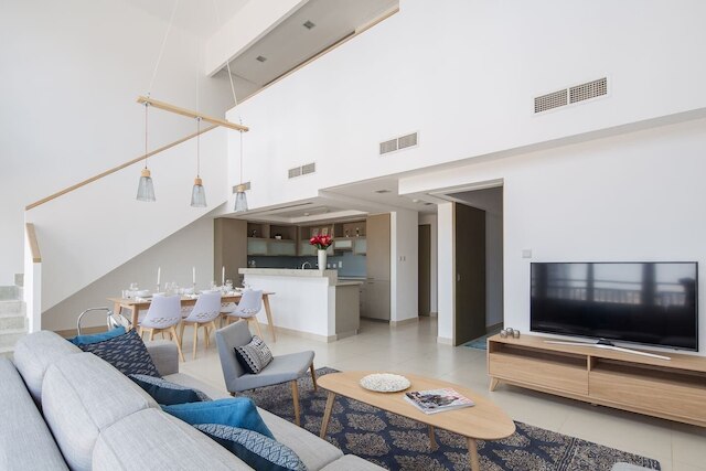 ユニーク + スタニング2ベッドルーム ロフト イン ダウンタウン ドバイ !